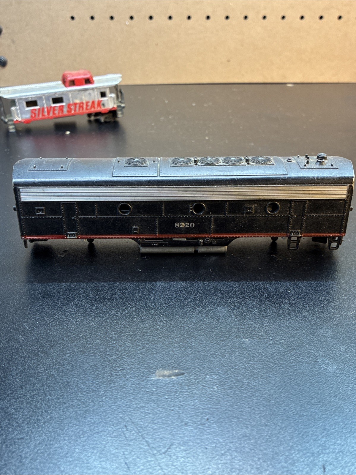 HO Gauge Model Diesel Locomotive Caboose Train Car Body Lot For Parts (5)