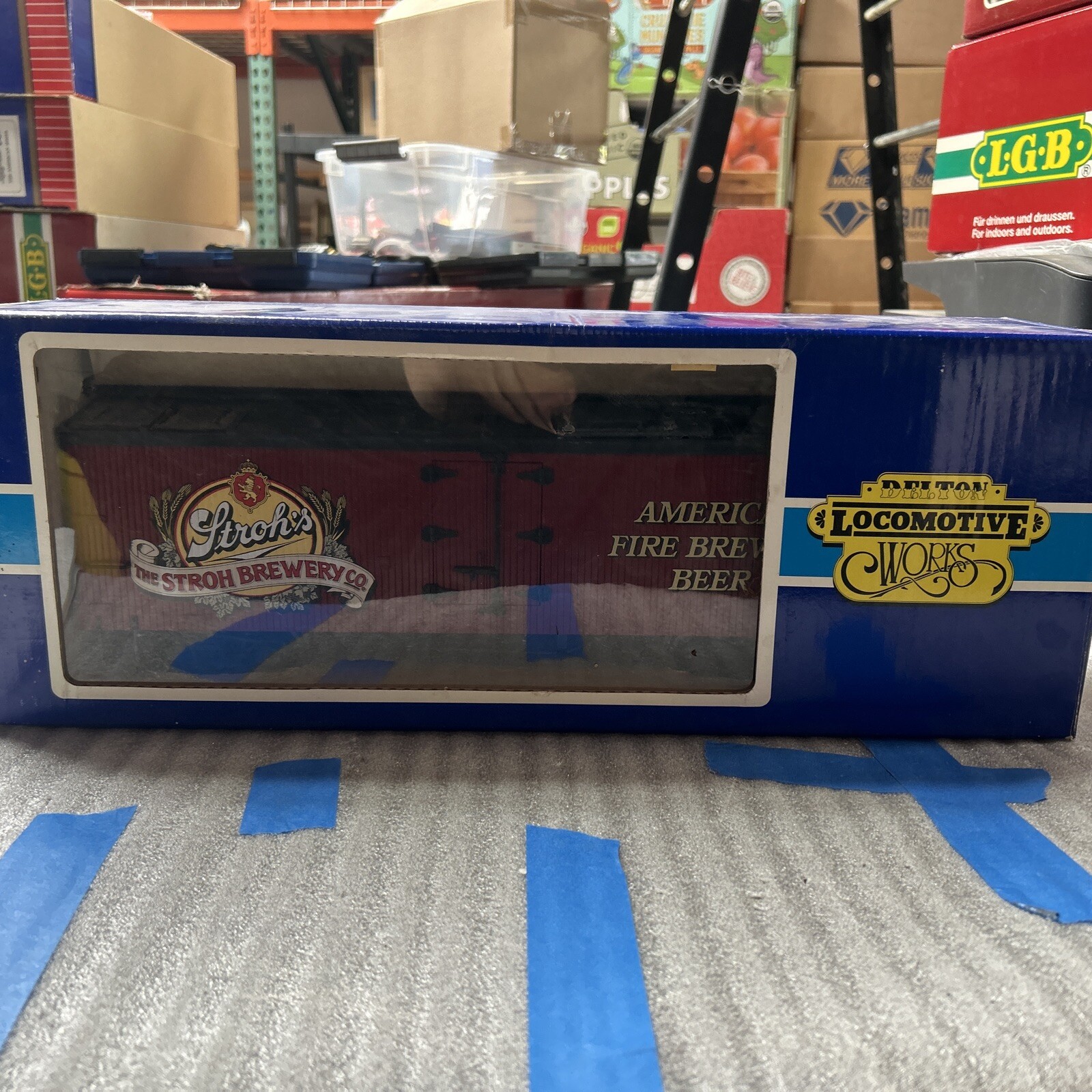 Delton Locomotive Works: #4258 Strohs Beer Reefer Boxcar G Scale