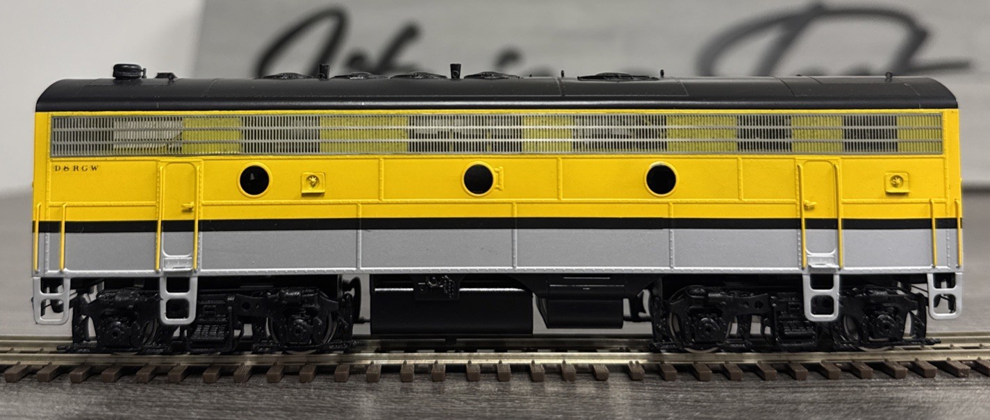 Oriental Limited HO Brass #P714 EMD F9B 1750HP D&RGW – Factory Painted & LNIB!