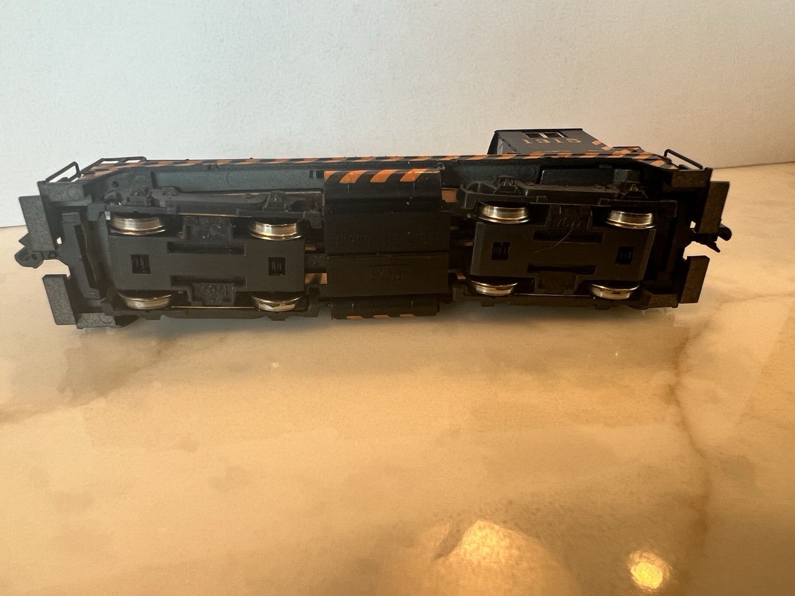 N Scale KATO 176-4354 Southern Pacific NW2 Diesel Locomotive 1315 C56967