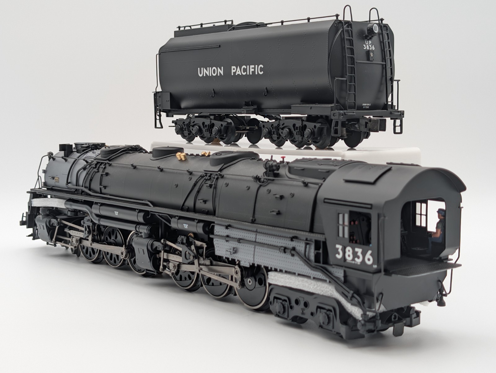 Lionel 2331211 Union Pacific LEGACY Challenger #3836