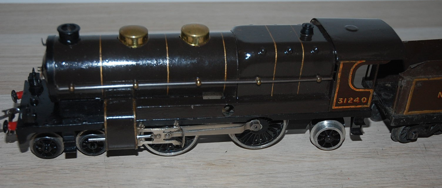HORNBY O GAUGE CLOCKWORK 3C NORD LOCOMOTIVE AND TENDER IN BROWN LIVERY