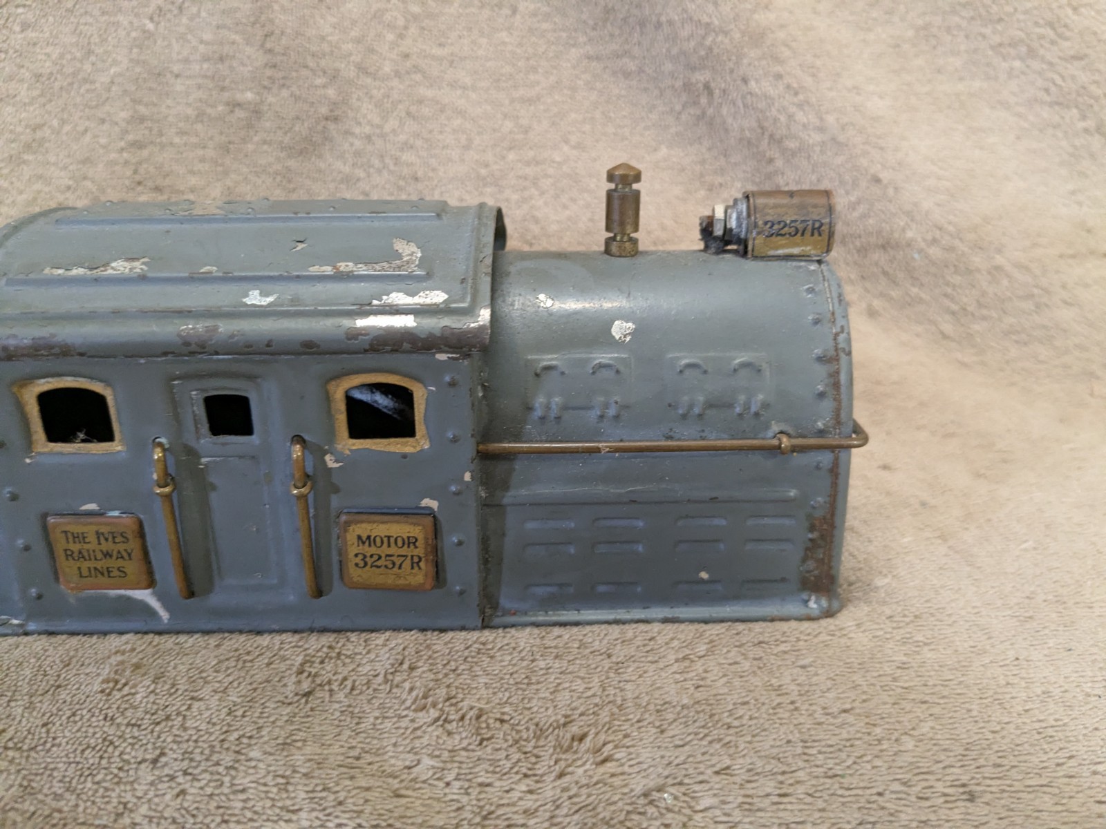 IVES Railway Prewar Standard Gauge 3257R Locomotive Shell Only Vintage