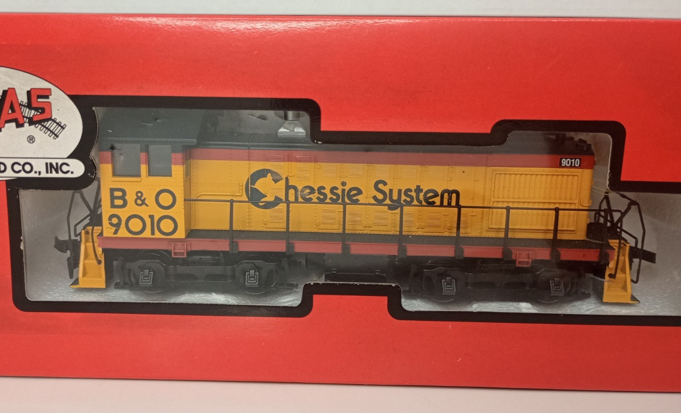 Atlas Alco S-4 #8752 Chessie B&O 9010 HO Scale Locomotive – BRAND NEW