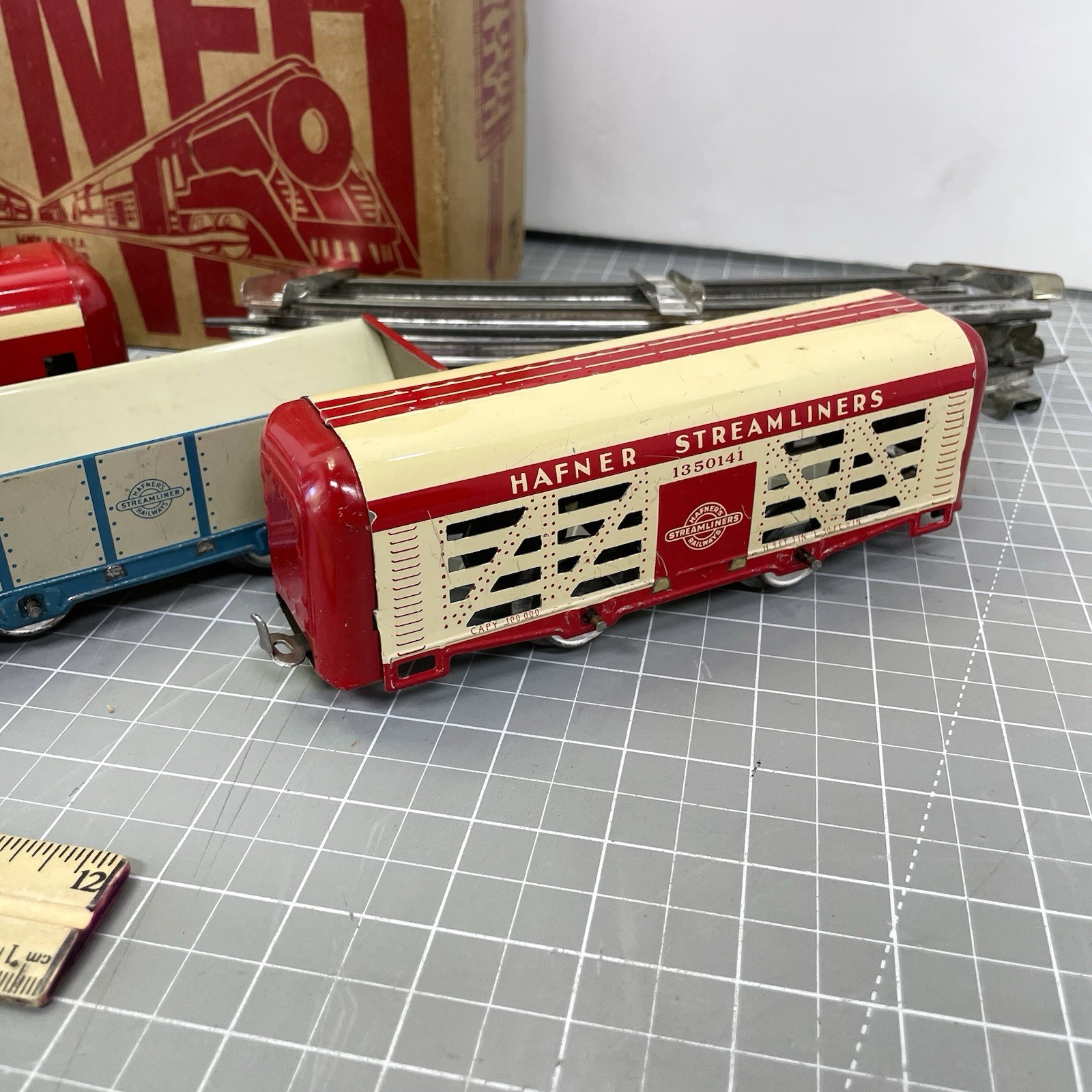 Hafner Streamliners Clockwork Wind-Up Train Set w/ Box & Track Works! Chicago US