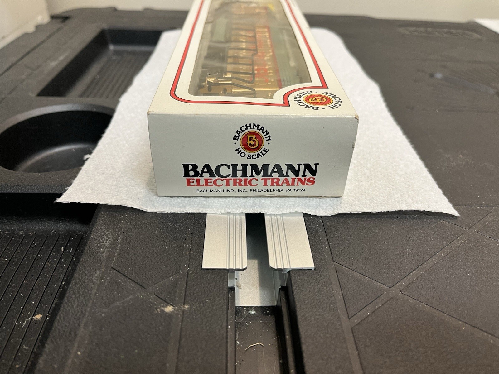 Bachmann HO Gauge Union Pacific GP 40 Gold Colored Engine New Old Stock