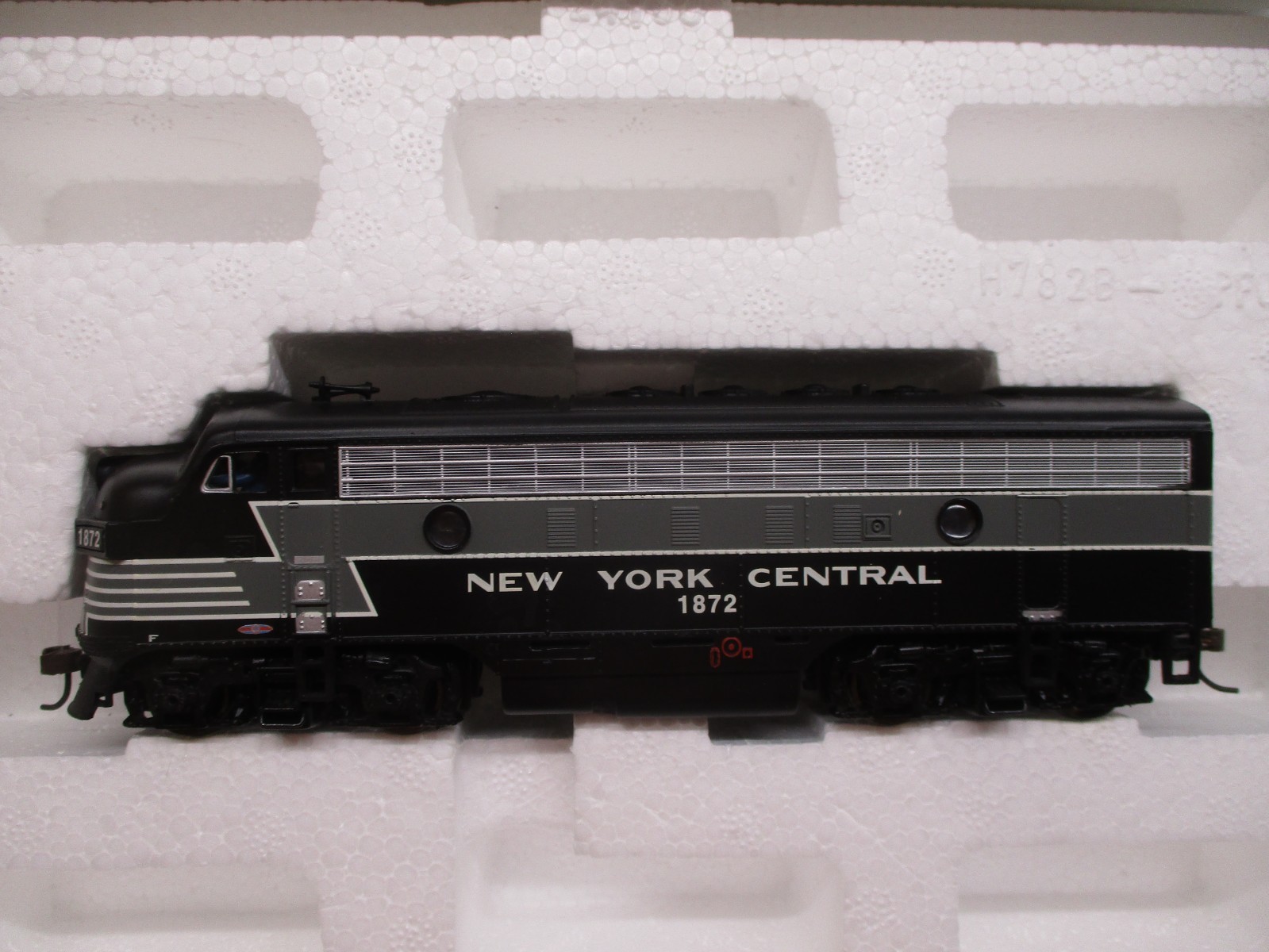 Hawthorne Village New York Central 1872 EMD F7A Locomotive HO Scale