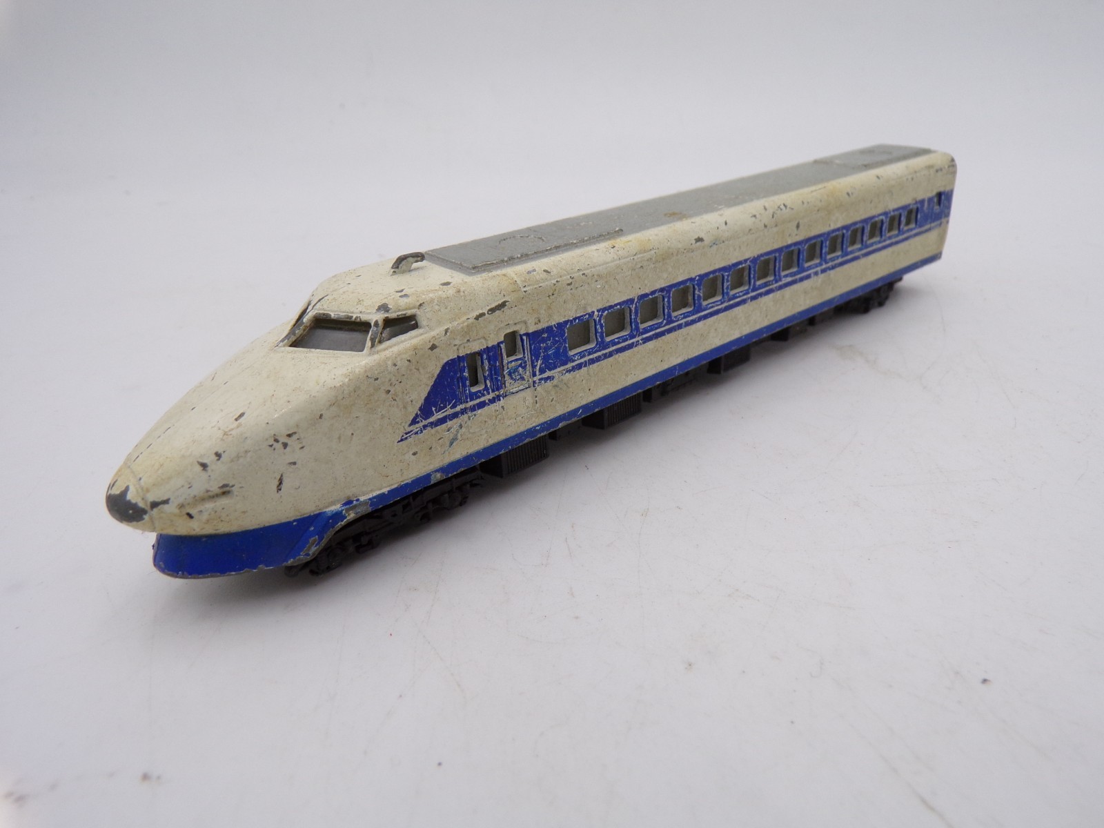 80’s Nishiki Japan Diecast 1/160 scale Bullet Train White and Blue AS IS