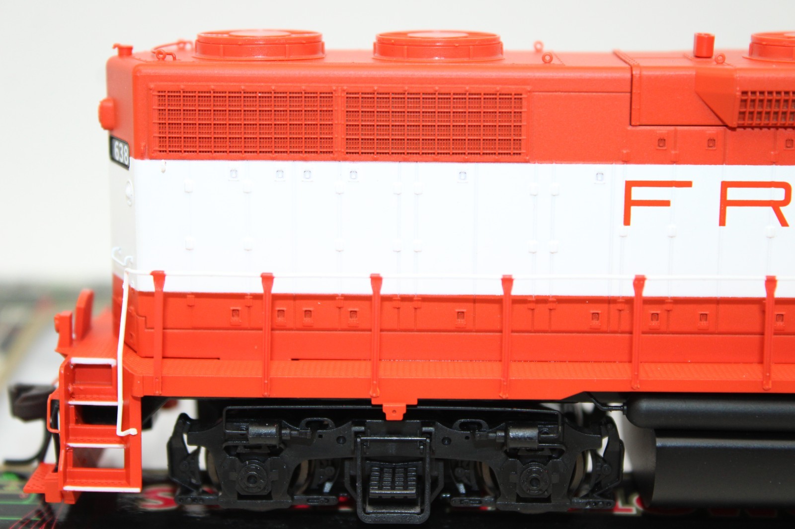 Atlas Master HO Scale Frisco EMD GP38 Low Nose Diesel Locomotive #638 DCC