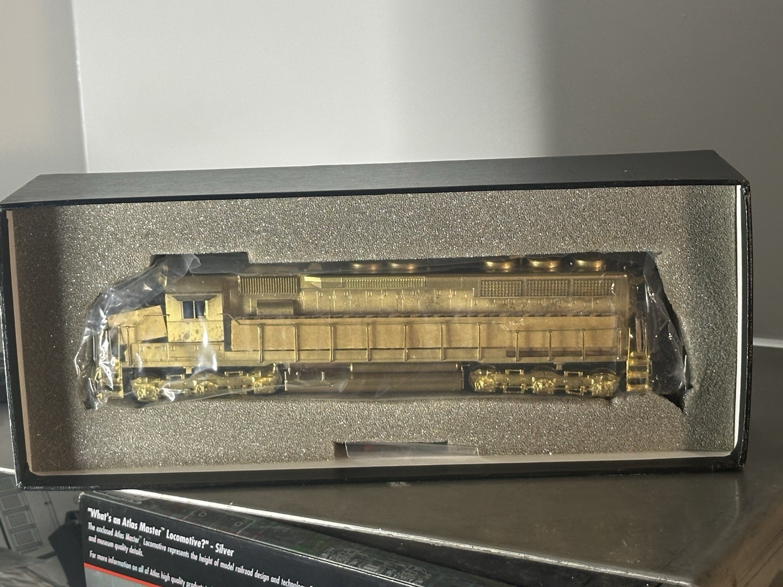 HO Brass KMT Japan EMD SD45 Diesel Locomotive –Unpainted-Runs-The Train Shop Box