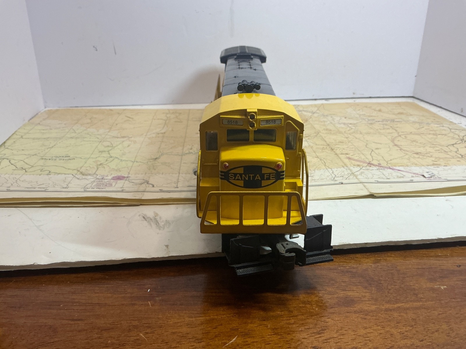 WILLIAMS O SANTA FE #8518 POWERED DIESELS Lionel