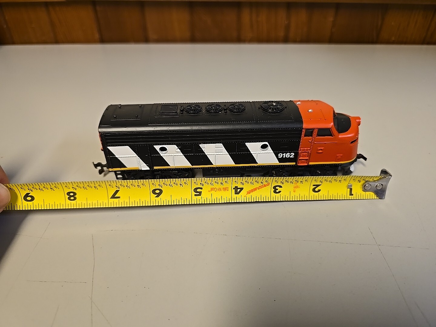 Bachmann Cox HO Scale Canadian National Diesel Locomotive CN #9162 Vintage…