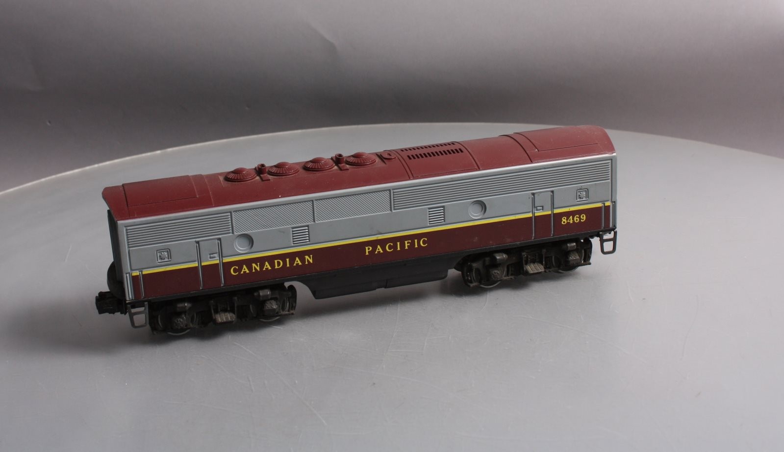 Lionel 6-8469 O Gauge Canadian Pacific F3 B-Unit Non-Powered Diesel Locomotive