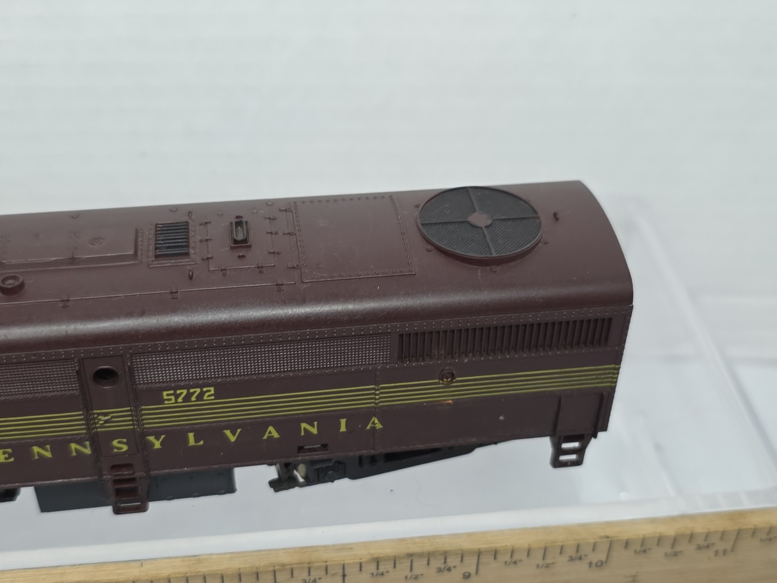 Roco HO Scale Dummy Pennsylvania PRR 5772 FA Diesel Locomotive Need Rear Coupler