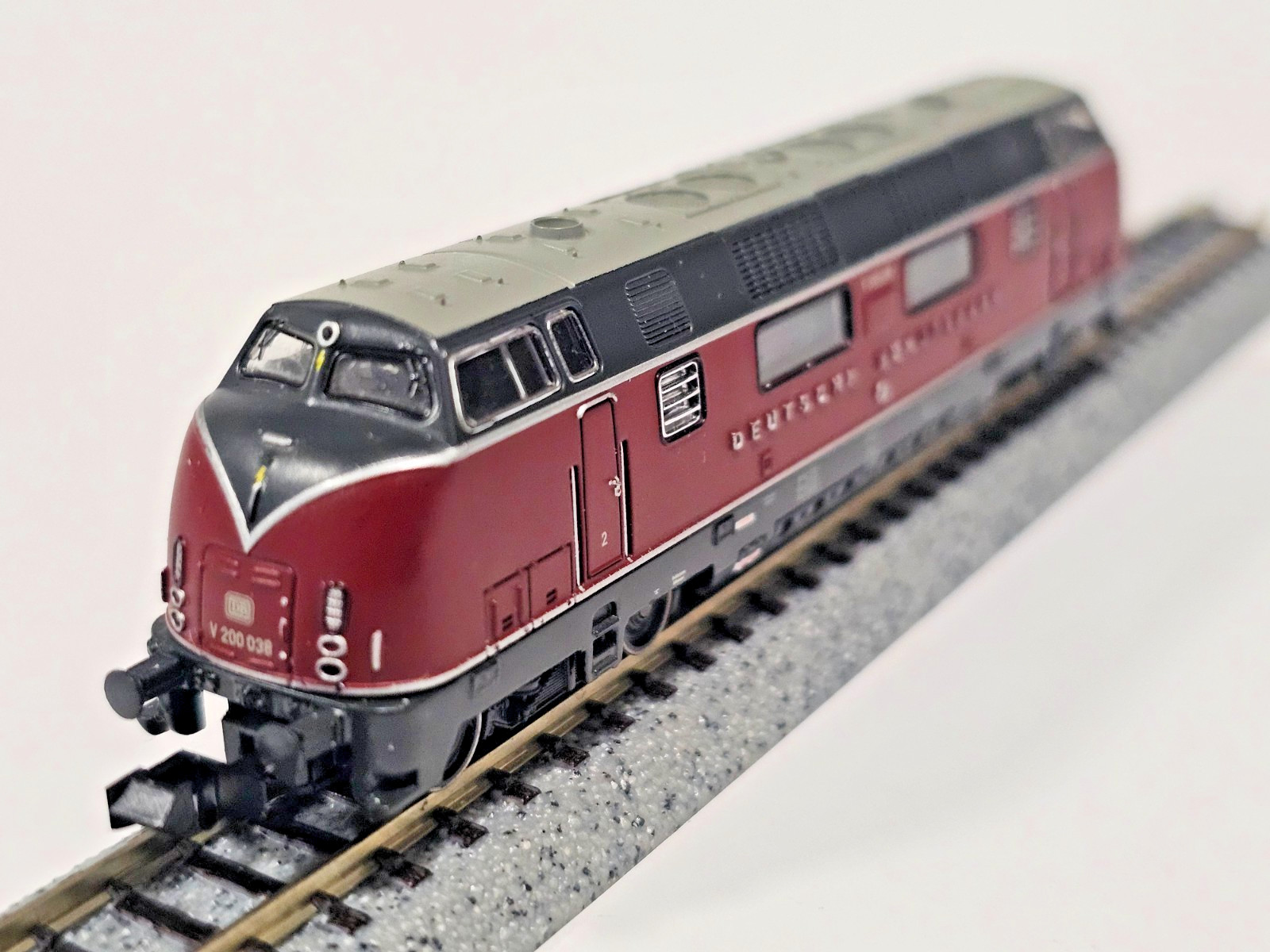 N SCALE ROCO #23284 N-MODEL GERMAN RAILWAY DIESEL LOCOMOTIVE BR200 AUSTRIA VIDEO