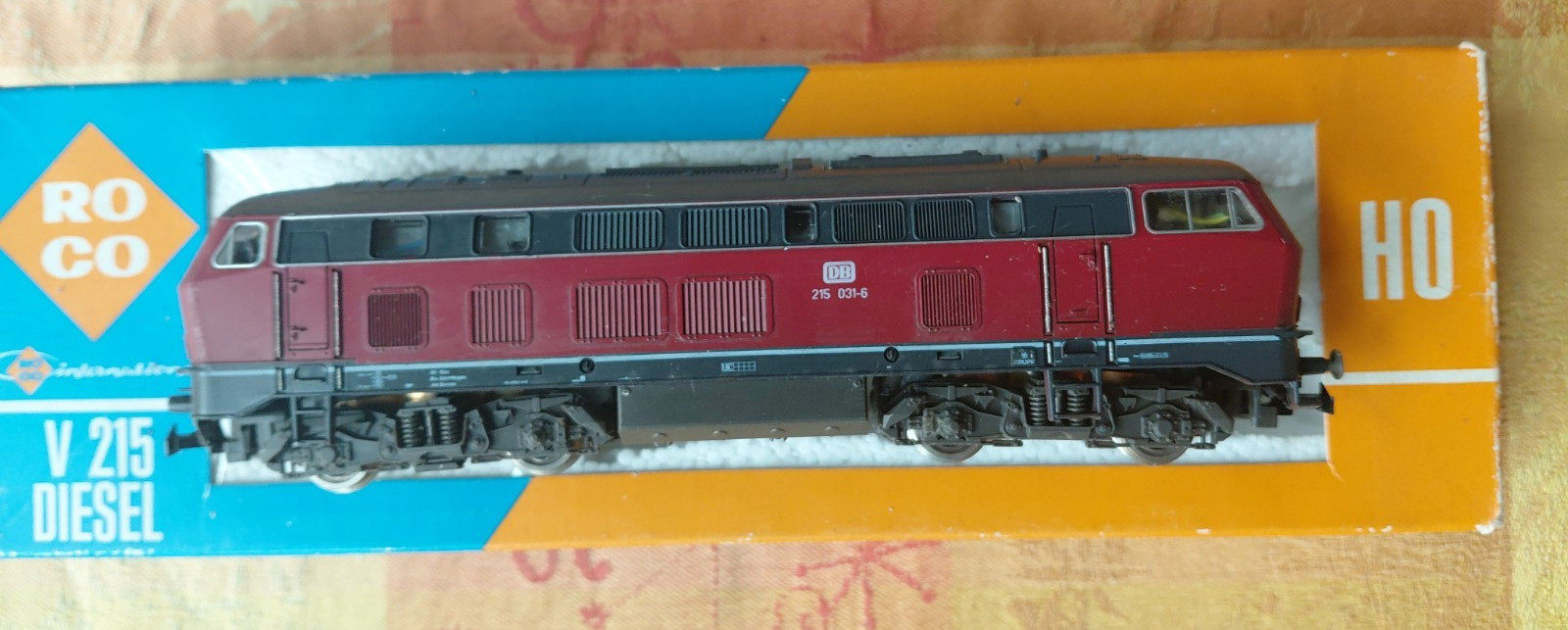 Roco Diesel Locomotive V215 031-6 Deutsche Bundesbahn BR 215 H0 DC Analog
