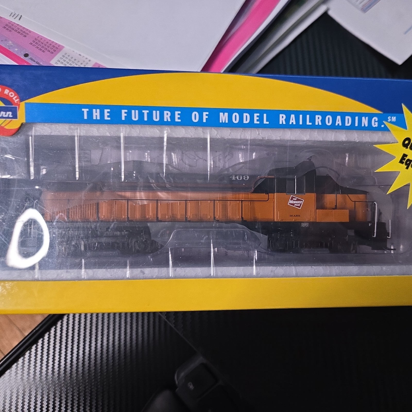 ATHEARN HO MILWAUKEE ROAD RS-3 LOCOMOTIVE #469 w/DCC QUICK PLUG ITEM #96754 NEW!