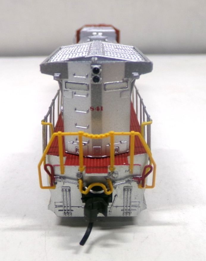 N scale Atlas Santa Fe Dash 8-40CW diesel engine in original box (lot N 107)