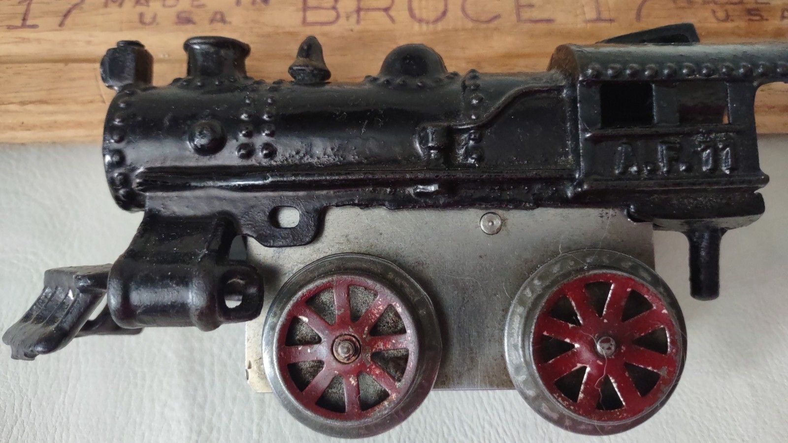 1911 American Flyer 11 Roof Vent Cast Iron 6.5″ Locomotive