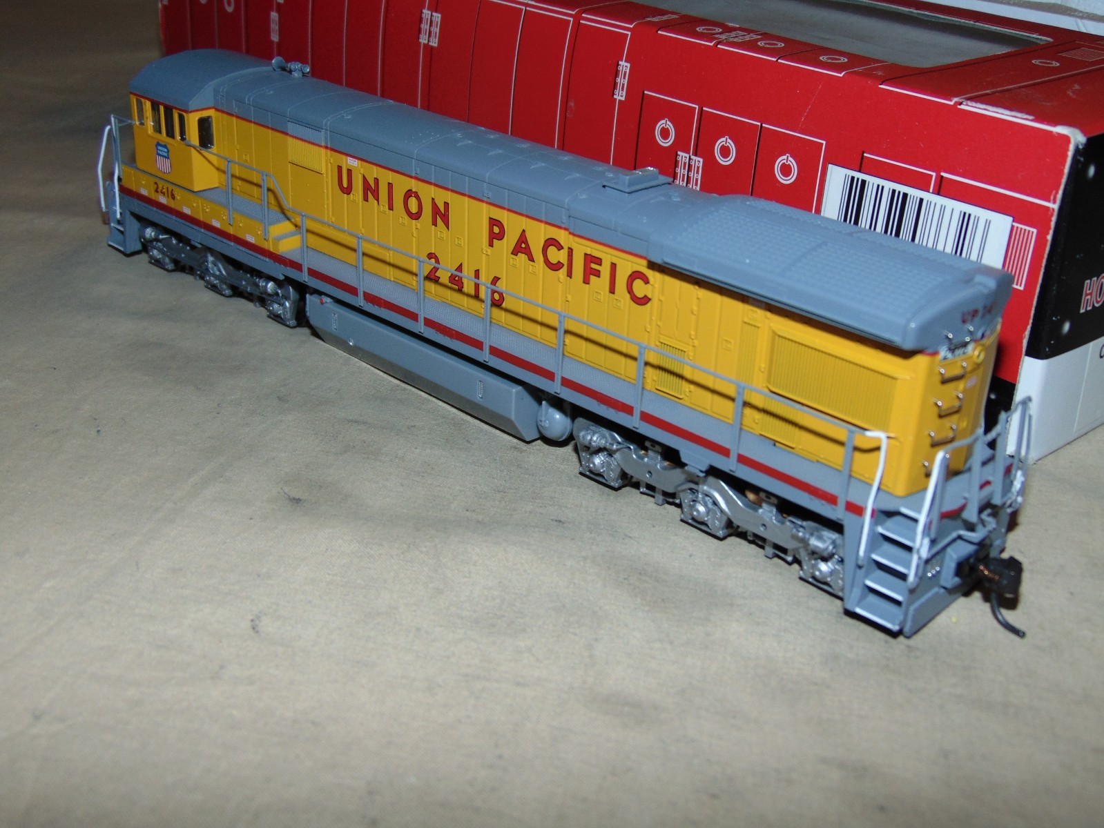 ATLAS HO 8632 UNION PACIFIC C30-7 DIESEL WITH DCC + BOX