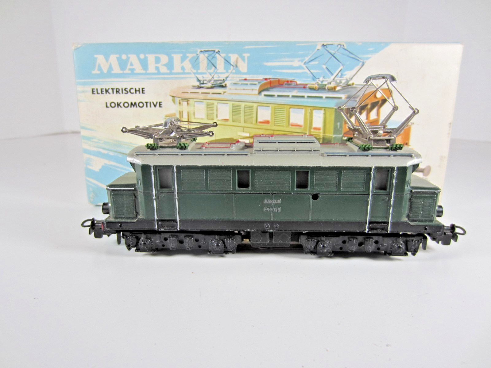 Marklin 3011 German Federal Railways E 44 Electric Locomotive