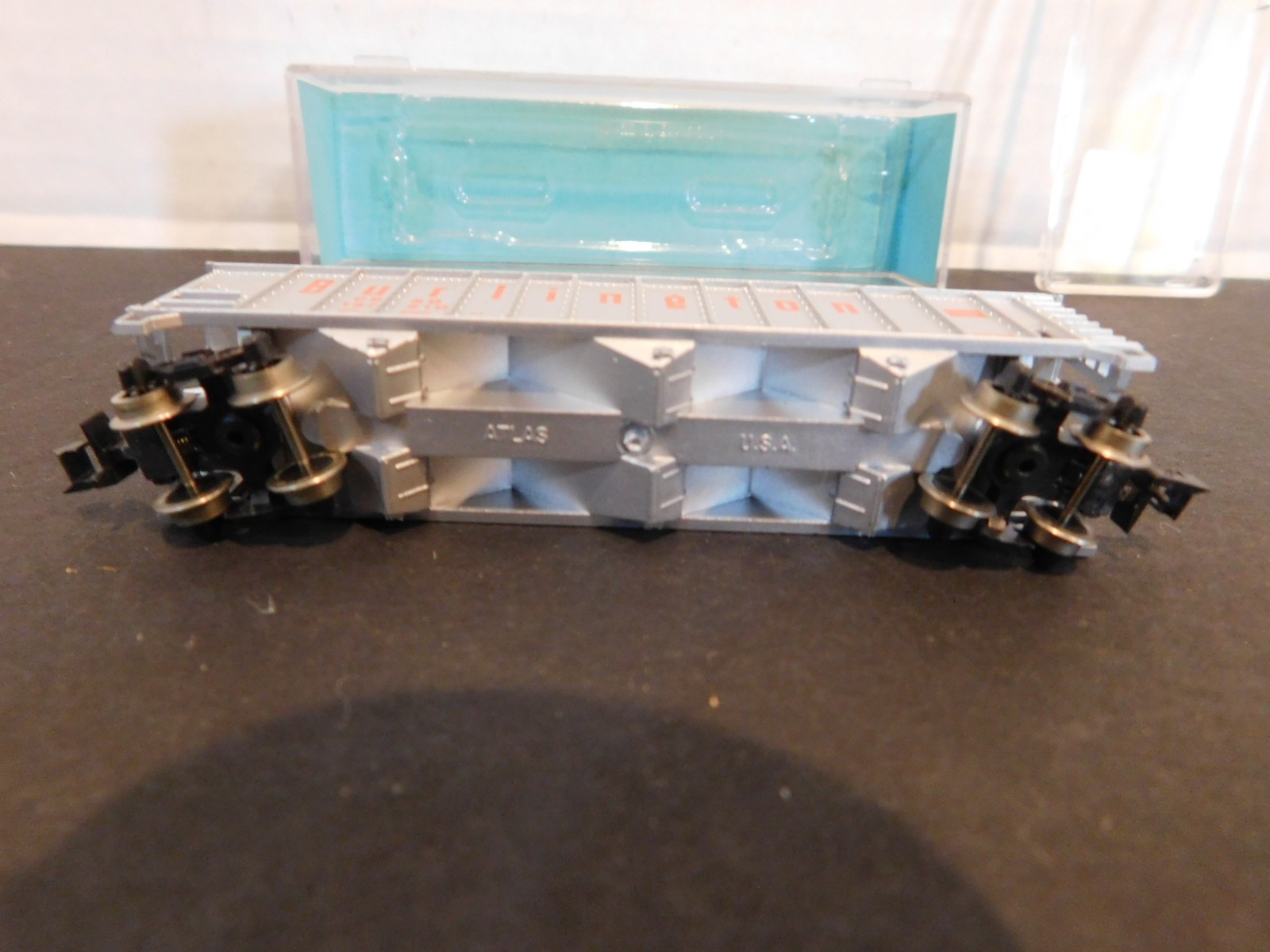 Atlas N Scale Burlington Hopper Car With Coal Load #3261