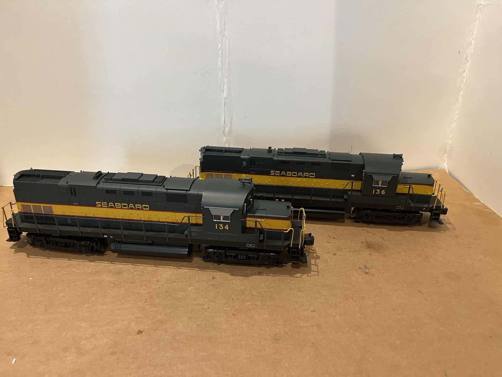 Lionel Seaboard ALCO C-420 Diesel Locomotive Power Unit And Non-Power Unit