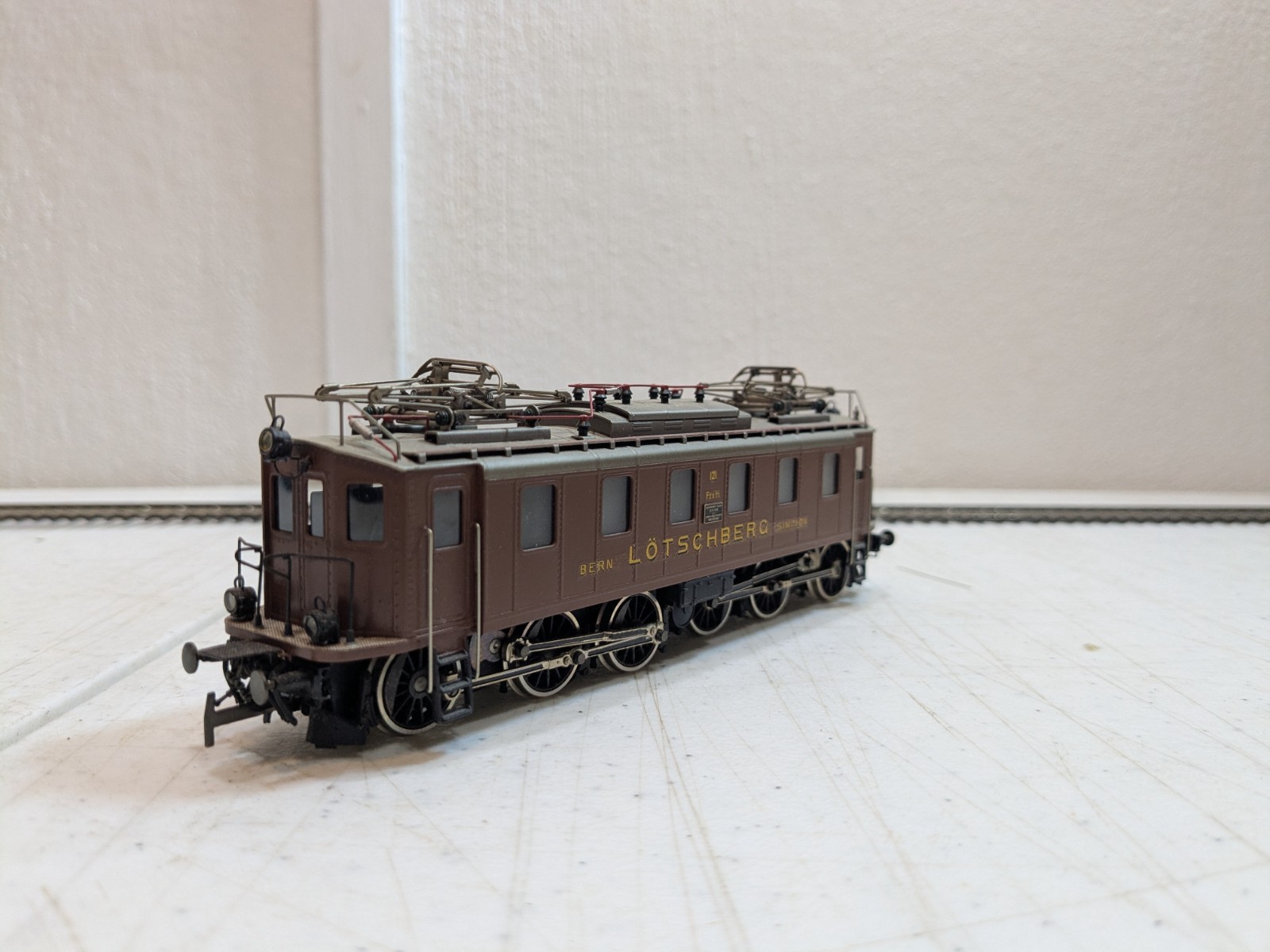 Metropolitan 702 – BLS #121 Ce 6/6 Series 121 Electric Locomotive – HO Scale