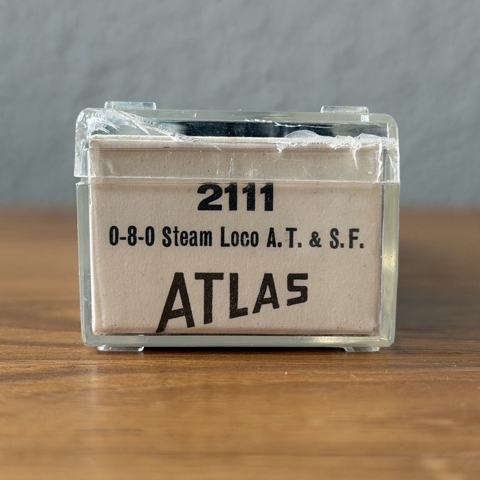 Atlas N Gauge 0-8-0 2111 AT&SF Steam Locomotive Train Engine 102 Tender W/ Case