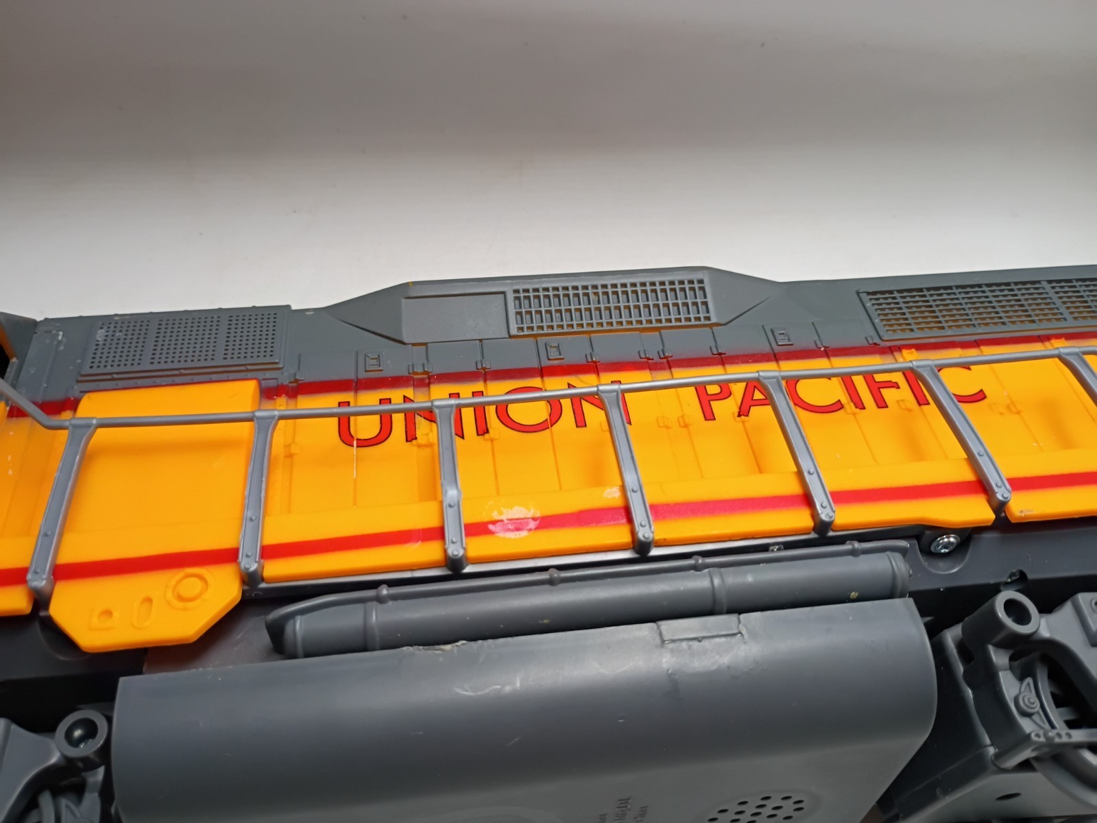 NewRay 1:32 Union Pacific Train Engine W/ Sound #670 – MISSING BATTERY COVER