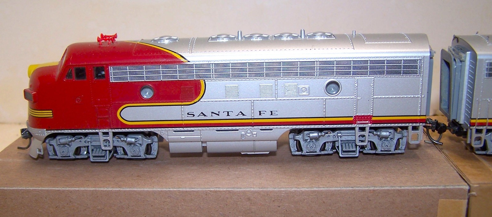 HO STEWART KATO F7a, F7b, F7a SANTA FE ATSF, DCC, NO SOUND, LED HEADLIGHT