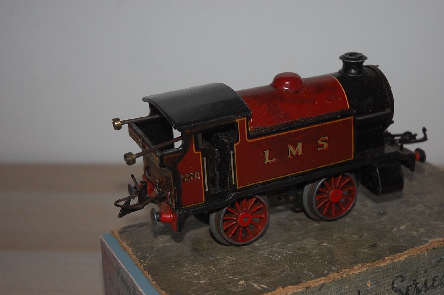 HORNBY O GAUGE CLOCKWORK M3 TANK LOCOMOTIVE IN LMS LIVERY BOXED