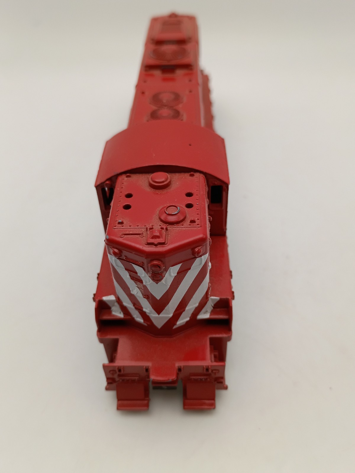 Athearn Blue Box GP9 MKT Red #1527