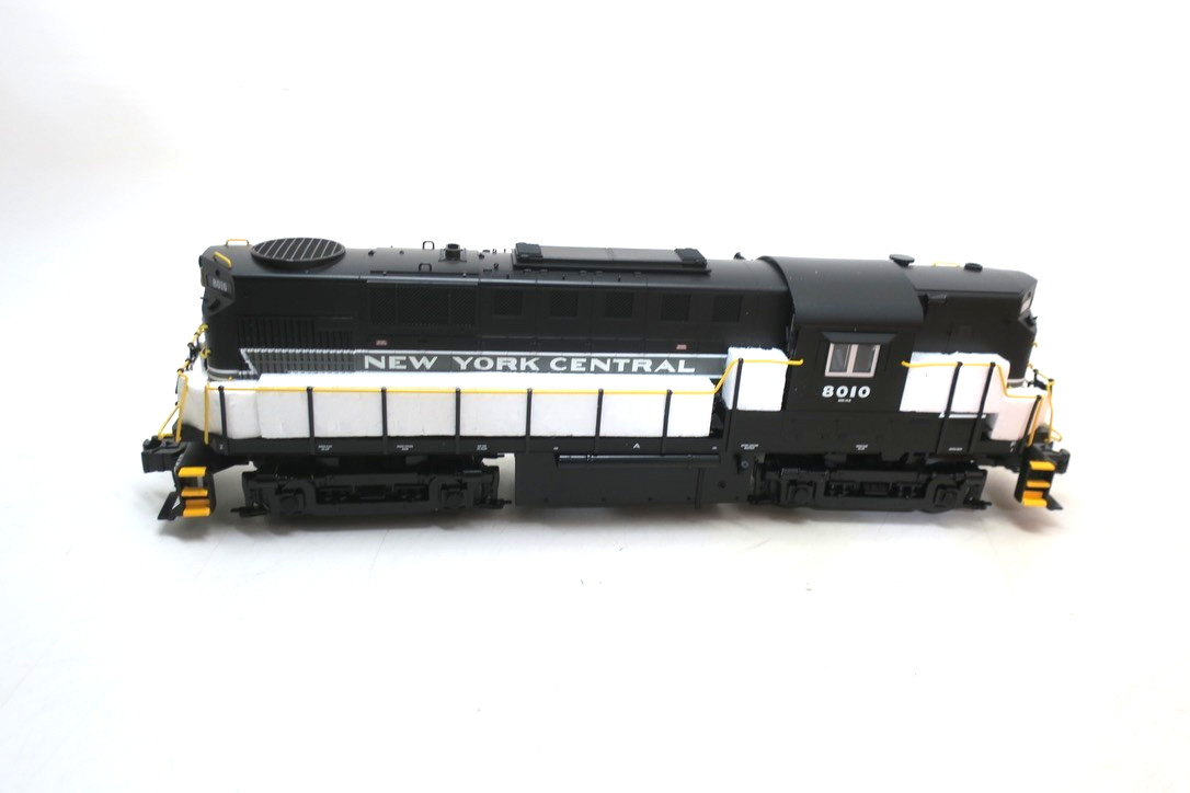 Lionel 6-18598 O Gauge New York Central RS-11 Diesel Locomotive w/TMCC #8010