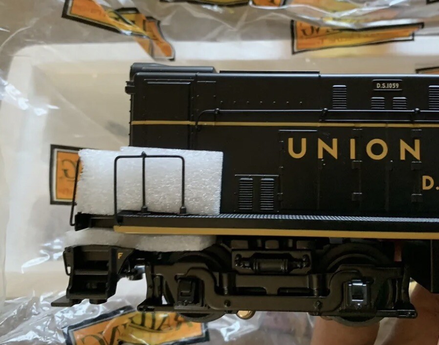 MTH RAILKING SCALE UNION PACIFIC VO 1000 SWITCHER DIESEL ENGINE 30-27541!