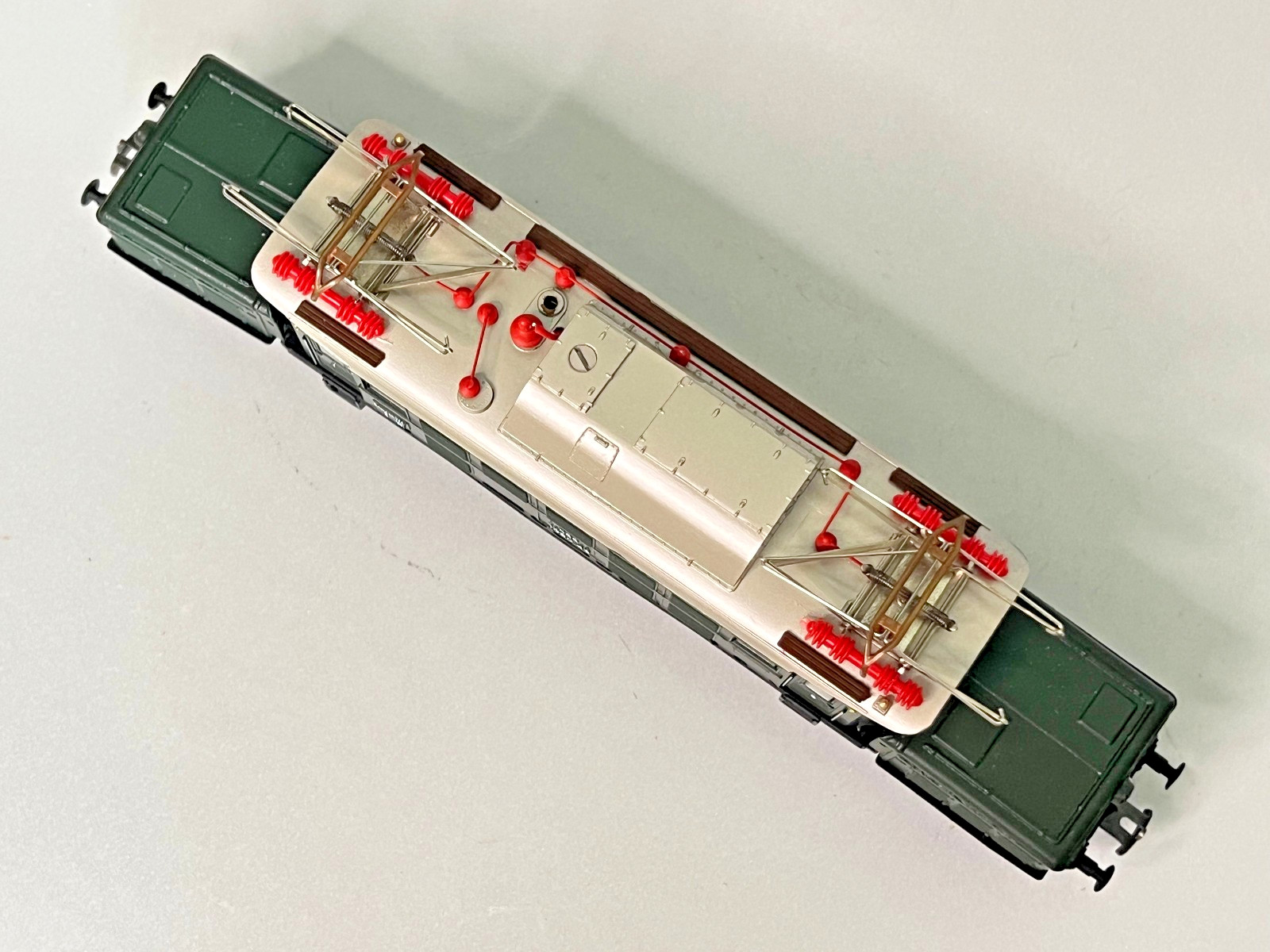 Kleinbahn HO Scale OBB Austrian Railways 1020 “Krokodil” Electric Locomotive