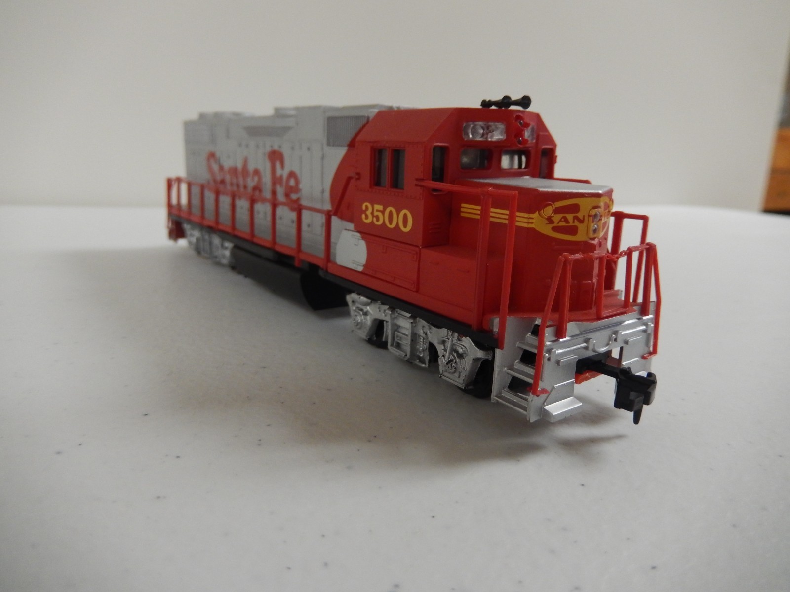 Life-Like HO Santa Fe Engine 3500 24795 – No Box – Tested