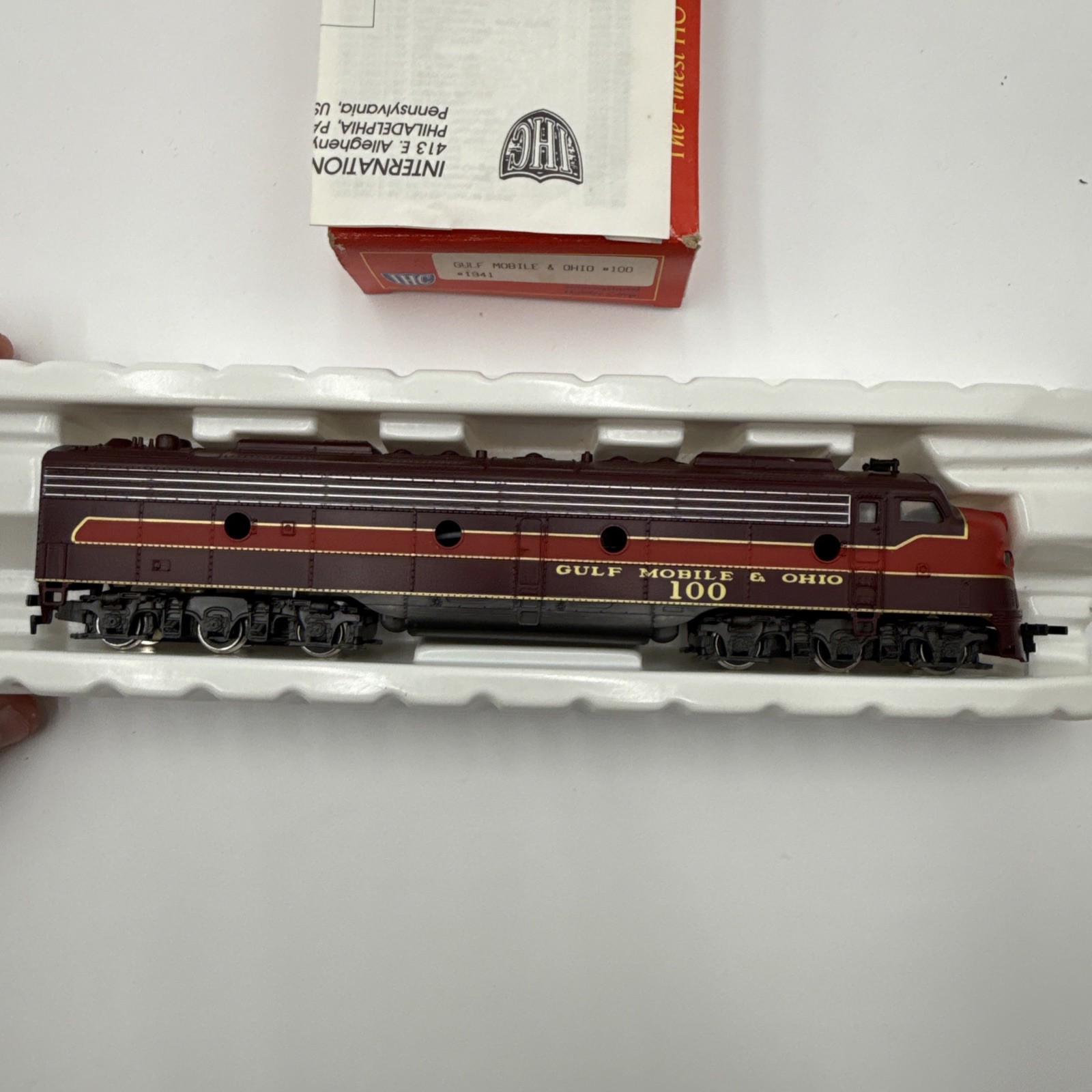 IHC 1941 HO SCALE GULF MOBILE OHIO E-8 A POWERED DIESEL LOCOMOTIVE #100 IN BOX