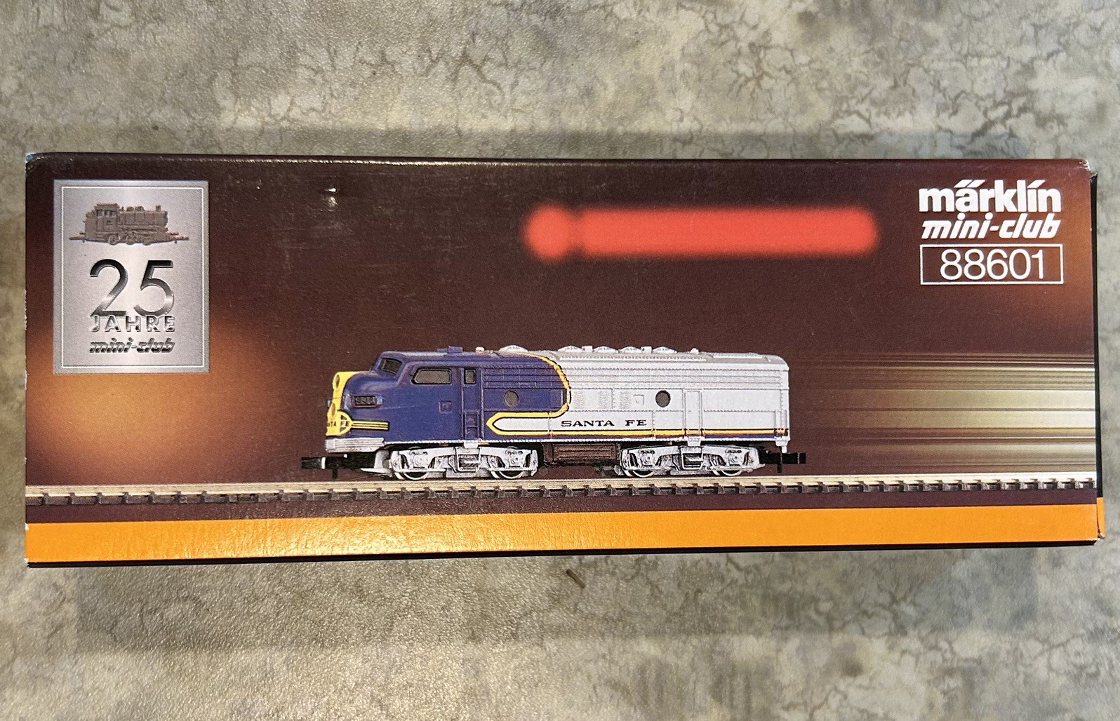 Marklin 88601 Z Scale Blue Santa Fe F7 Diesel