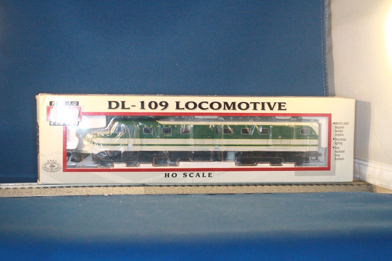 JP HO Life-Like Proto 1000 30573 Southern DL-109 Diesel Locomotive SOU #6401