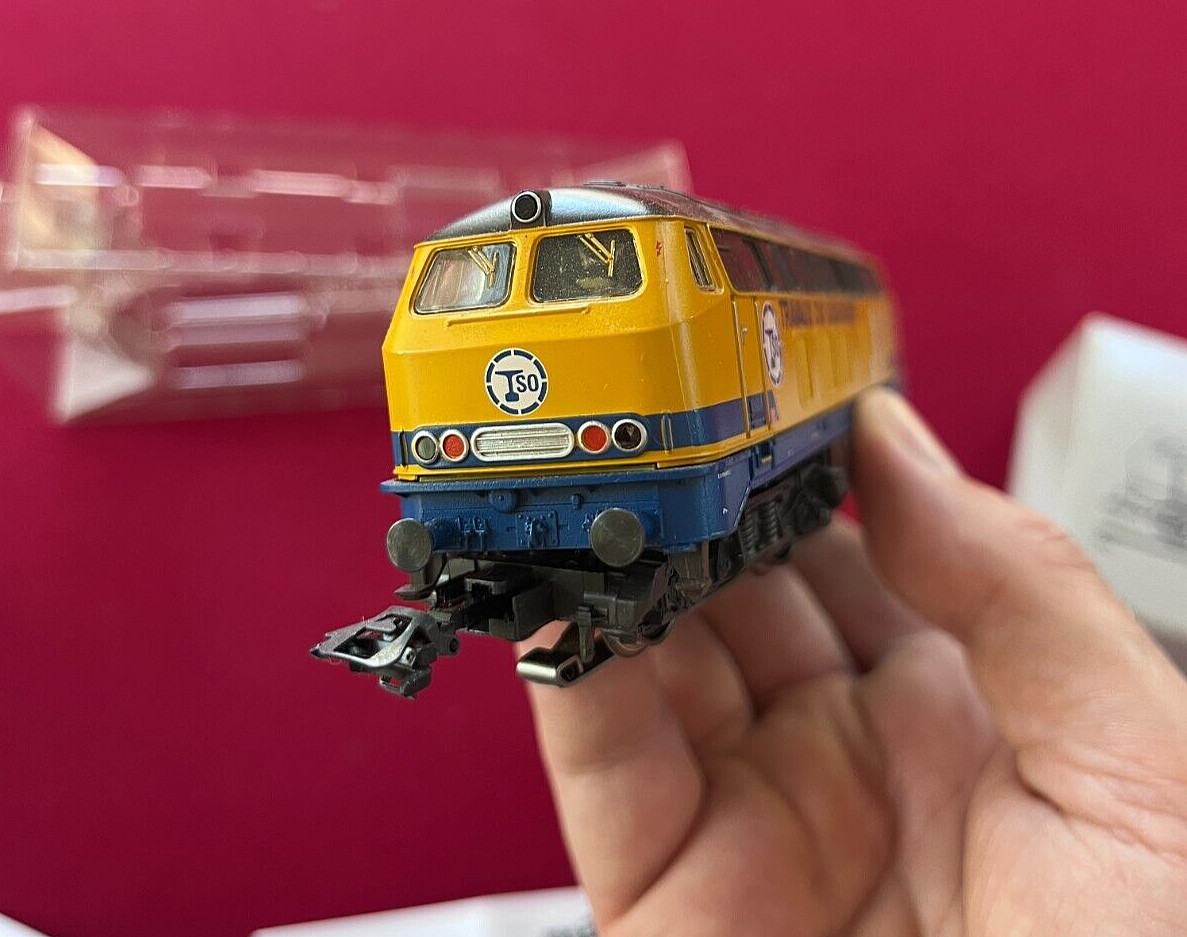 Marklin HO 37743 Diesel Hydraulic Locomotive BR 216 Travaux du Sud-Ouest (TSO)