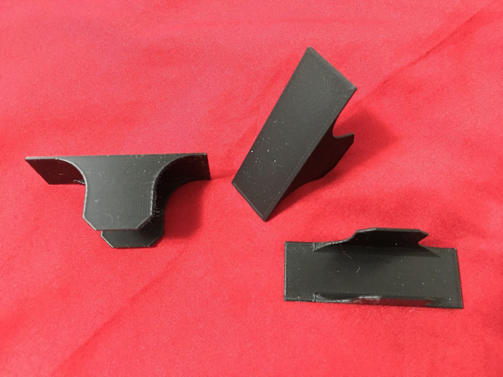 Motor Saddle for mounting a DCC decoder in an Athearn “Blue Box” locomotive