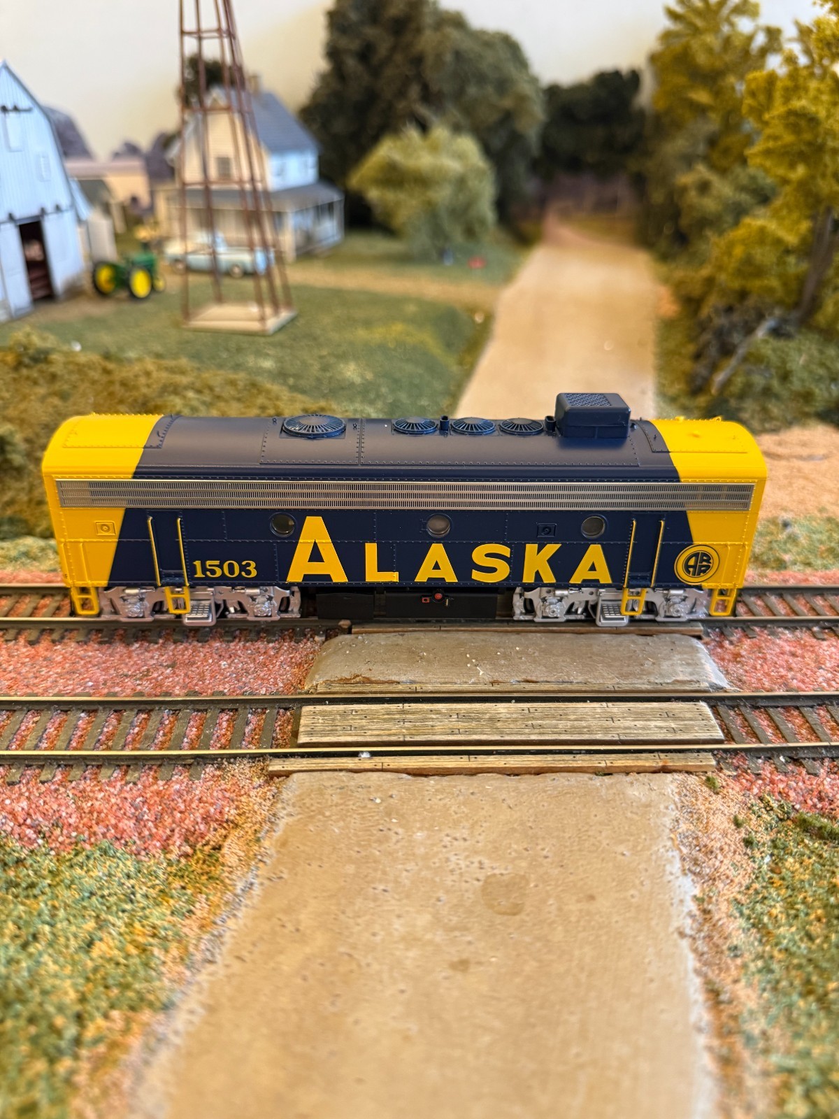 HO Walthers Proto 2000 F-7B Alaska Railroad # 1503 Factory DCC/Sound. NIB