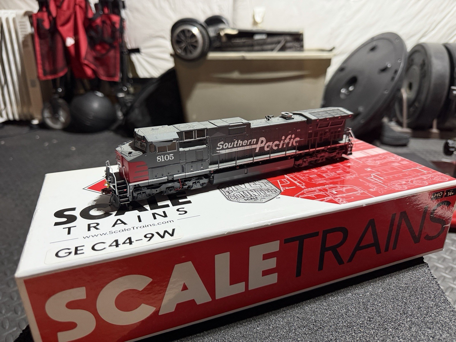 ScaleTrains Rivet Counter Dash 9-44CW Southern Pacific 8105 DCC Sound