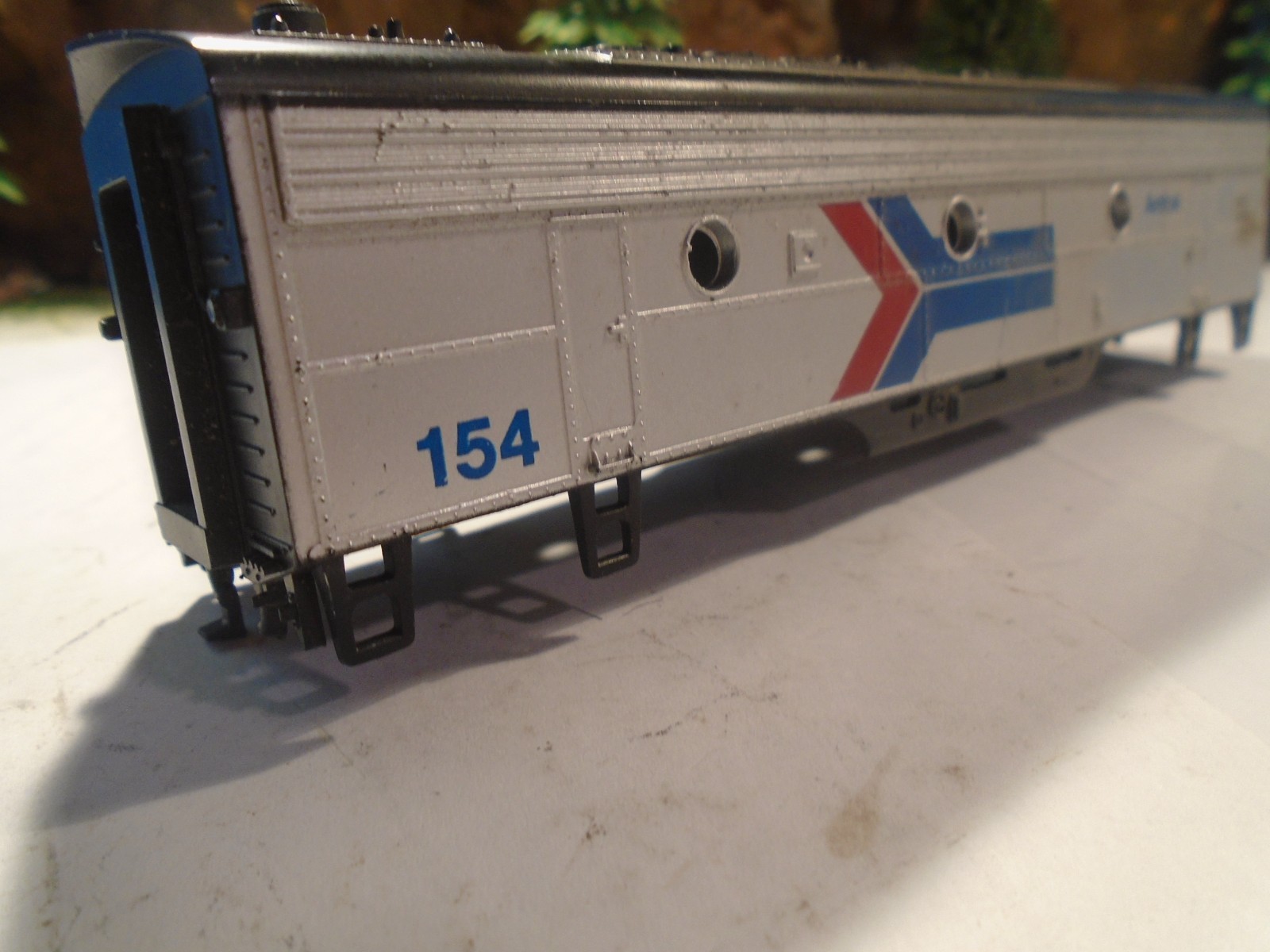 HO SCALE EMD F-7B, No 154 SHELL ONLY IN NEAR MINT CONDITION. 5-229-5