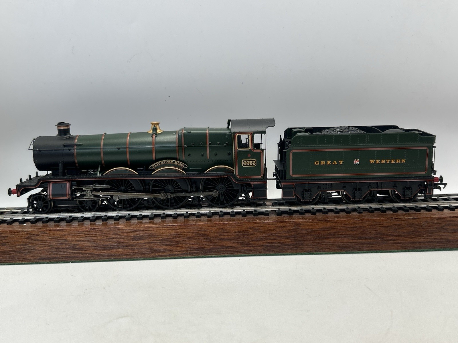 OO Bachmann 32-003Z GWR Hall Class 4-6-0 Locomotive ‘Pitchford Hall’ – EX BOXED