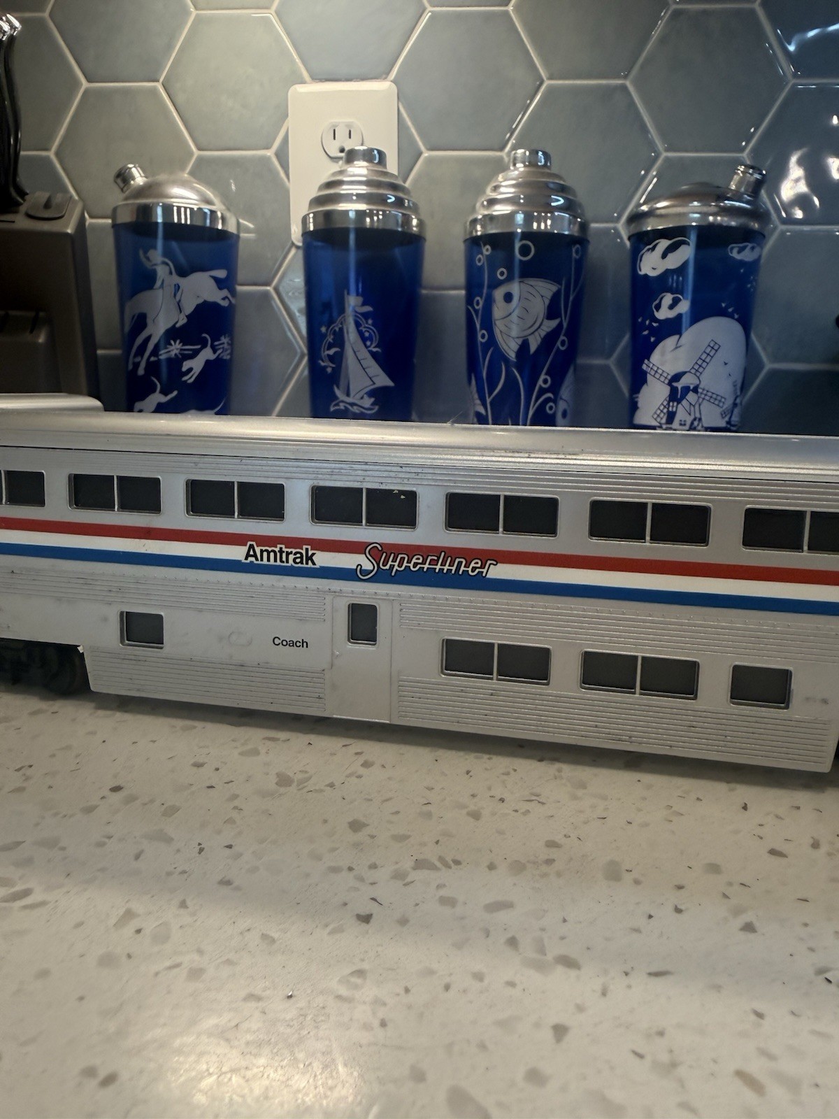 American Models Amtrak Superline FP-40 S Gauge Scale Train Set 6 Passenger Cars