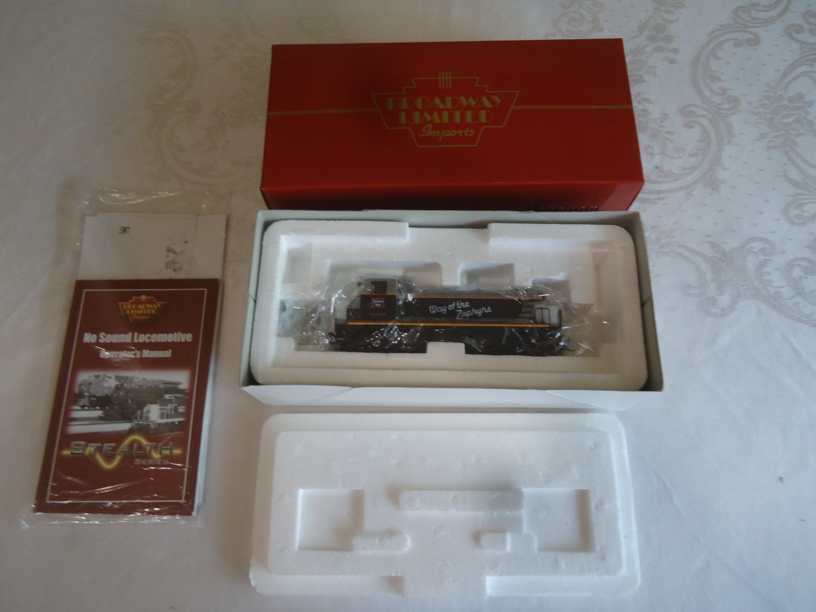 Broadway Limited Paragon Series HO Scale CB&Q EMD Switcher NW2 Phase V #9248