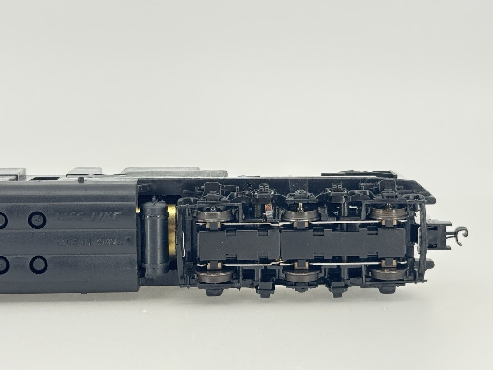 HO Proto 2000 Florida East Coast E8/9 Diesel Locomotive FEC #1031 (Item #8710)