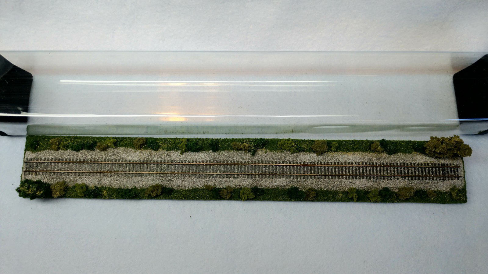 Z SCALE 14″ DISPLAY TUBE – “SUMMER SCENE” – FOR ANY Z LOCOS AND CARS